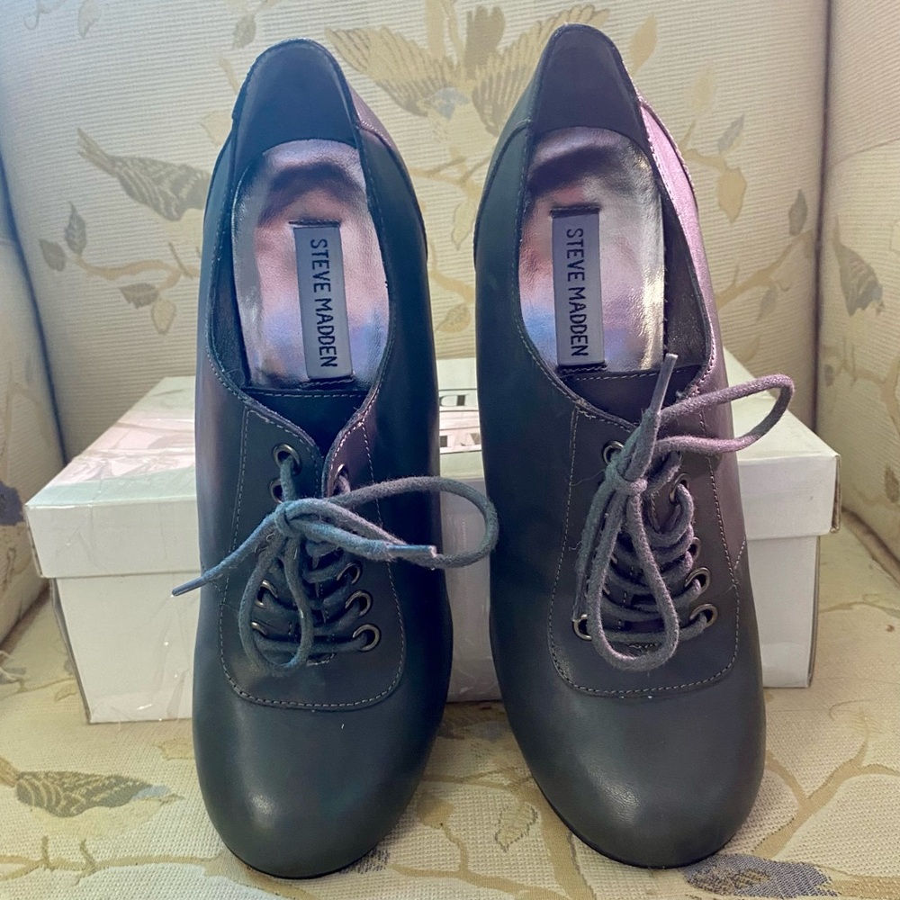 Nurse Ratched funky shape Steve Madden gray - Picture 2 of 4